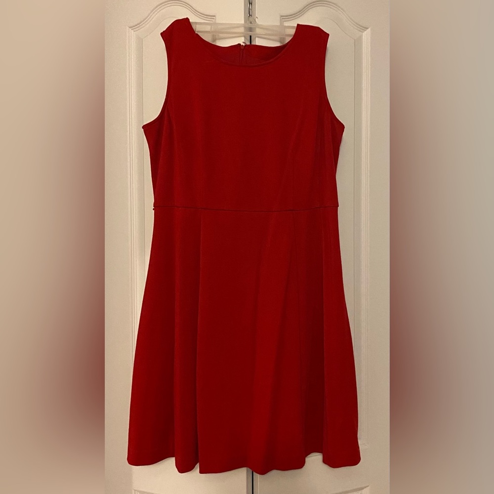 212 Collection Tomato Red Great for the office or an event.